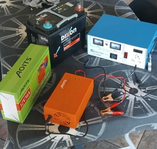 Dixon premium battery & 300W Goldstone Inverter with battery charger 30Amps