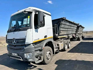 TRI AXEL TRAILERS FOR HIRE