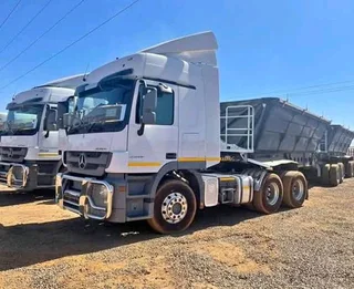 Tri axel trailers for hire