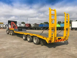 Flat decks and side tipper hire