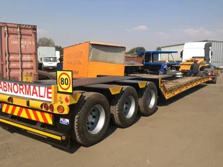 Flat decks and side tipper hire