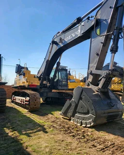 We hire Excavators for big projects