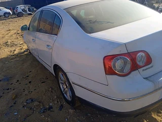 VW Passat 2011 model 2.0 FSI