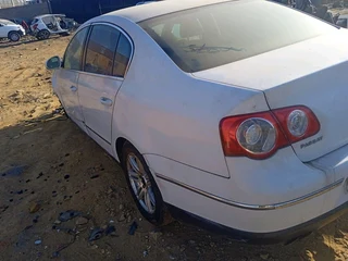 VW Passat 2011 model 2.0 FSI