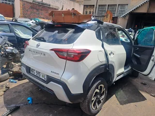 Nissan MAGNITE 2022 model 1.0 engine