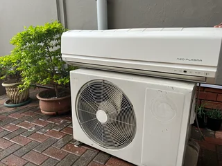 LG NEOPLASMA 18000 BTU Aircon -   ( Good Working Condition)