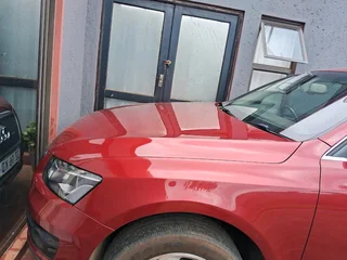 Audi q5 2011 red colour with sunroof