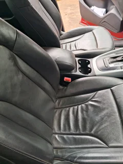 Audi q5 2011 red colour with sunroof