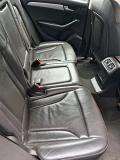 Audi q5 2011 red colour with sunroof