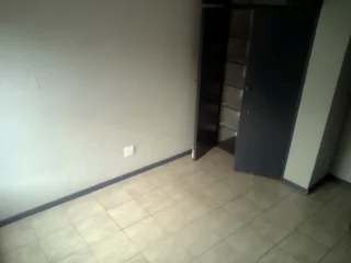 Comfortable Room to rent in Windsor West