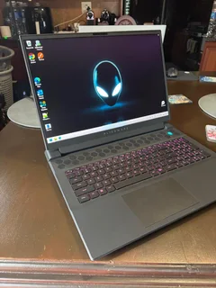 Alienware m18 R2 Laptop