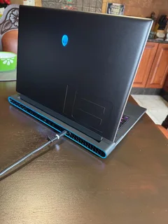 Alienware m18 R2 Laptop