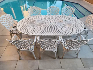 Beautiful Cast Aluminium Patio / Outdoor Set
