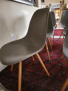 6x Eiffel Chairs