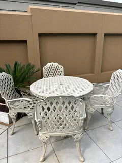 King Grape Cast Aluminium Outdoor Set