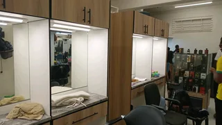 Salon Chairs to rent