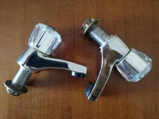 COBRA Pillar Bathtub Taps