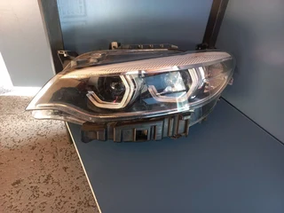 Bmw f22 adaptive LED headlight