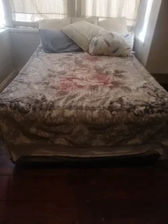 Bed to sell in god condition