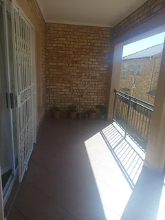 A 3 bedroom townhouse available to rent in Heuwilsig Estate