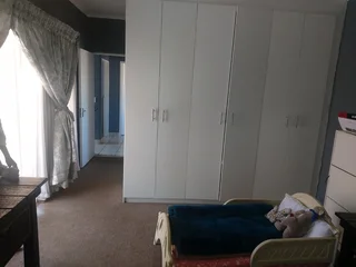 A 3 bedroom townhouse available to rent in Heuwilsig Estate