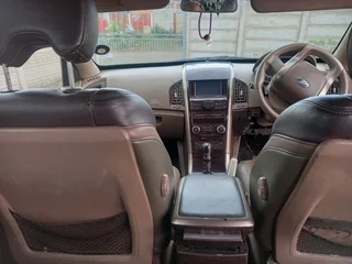 2011 Mahindra XUV500 SUV
