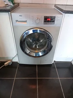 Silver 7kg AEG front loader