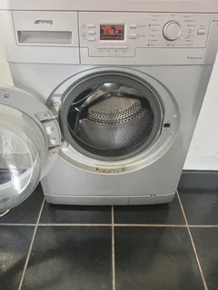 8kg Silver SMEG front loader