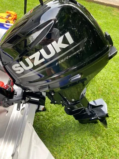 SUZUKI 15 hp Outboard