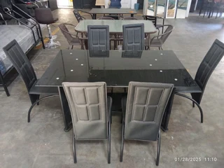 Good Quality Dinning Table With 6 Chairs