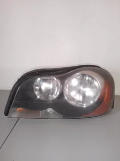 ♠VOLVO XC90 2010 NON-XENON LEFT HEAD LIGHT FOR SALE (DELIVERY AVAILABLE NATION WIDE)♠