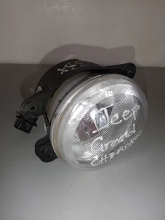 ♠JEEP GRAND CHEROKEE RIGHT FOG LIGHT FOR SALE (DELIVERY AVAILABLE NATION WIDE)♠