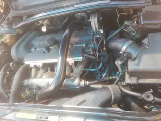 _-_-_- VOLVO VEHICLE AVAILABLE FOR STRIPPING FOR SPARES ( DELIVERY AVAILABLE NATION WIDE)-_-_-_