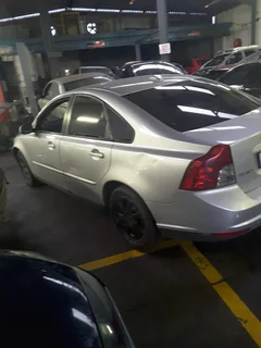 ♠VOLVO S40 2.4 2010 STRIPPING FOR SPARES (DELIVERY COUNTRY WIDE)♠