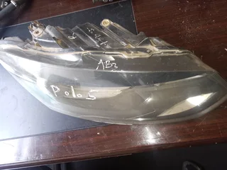 ••• VOLKSWAGEN POLO 6 RIGHT HEADLIGHT FOR SALE DELIVERY AVAILABLE COUNTRY WIDE •••
