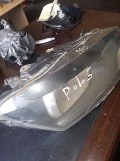 ••• VOLKSWAGEN POLO 6 RIGHT HEADLIGHT FOR SALE DELIVERY AVAILABLE COUNTRY WIDE •••