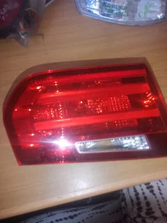 ••• BMW 320D LEFT BOAT TAILLIGHT FOR SALE DELIVERY AVAILABLE COUNTRY WIDE •••
