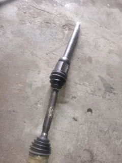 VOLVO S40 2L MANUAL LEFT DRIVE SHAFT FOR SALE. CALL OR WHATSAPP 0799832346 DELIVERY AVAILABLE