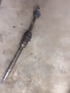 VOLVO S40 2L MANUAL LEFT DRIVE SHAFT FOR SALE. CALL OR WHATSAPP 0799832346 DELIVERY AVAILABLE