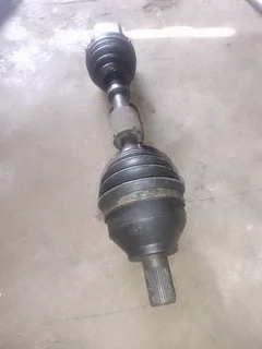 VOLVO S40 T5 AUTOMATIC RIGHT DRIVE SHAFT FOR SALE. CALL OR WHATSAPP 0799832346 DELIVERY AVAILABLE