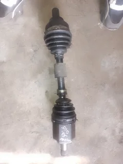 VOLVO S40 T5 AUTOMATIC RIGHT DRIVE SHAFT FOR SALE. CALL OR WHATSAPP 0799832346 DELIVERY AVAILABLE