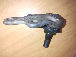 BALL JOINT FOR VOLVO V40 T4 ON SALE DELIVERY AVAILABLE COUNTRY WIDE