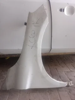 RIGHT FENDER FOR VOLVO XC90 2010 ON PURCHASE DELIVERY AVAILABLE COUNTRY WIDE