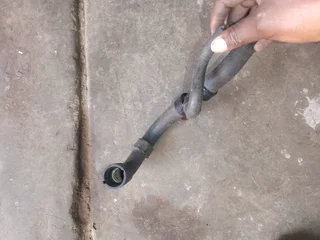 VOLVO•FORD RADIATOR HOSE FOR SALE DELIVERY AVAILABLE COUNTRY WIDE