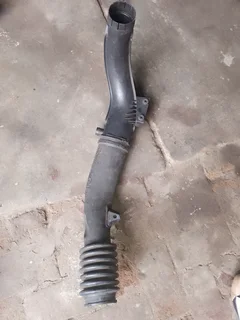 VOLVO S60•V60•XC60 2011 AIR DUCT/INTAKE PIPE FOR SALE DELIVERY AVAILABLE COUNTRY WIDE