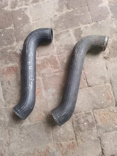 VOLVO S40•V50 2.5 T5 INTERCOOLER RADIATOR PIPE FOR SALE DELIVERY AVAILABLE COUNTRY WIDE