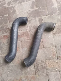 VOLVO S40•V50 2.5 T5 INTERCOOLER RADIATOR PIPE FOR SALE DELIVERY AVAILABLE COUNTRY WIDE