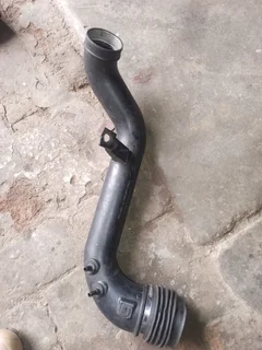 VOLVO S40•V50 2.5 T5 INTERCOOLER RADIATOR PIPE FOR SALE DELIVERY AVAILABLE COUNTRY WIDE