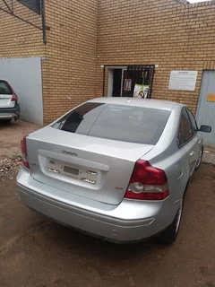 VOLVO S40 2005 2.4i SPARES FOR SALE DELIVERY AVAILABLE COUNTRY WIDE