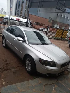 VOLVO S40 2005 2.4i SPARES FOR SALE DELIVERY AVAILABLE COUNTRY WIDE